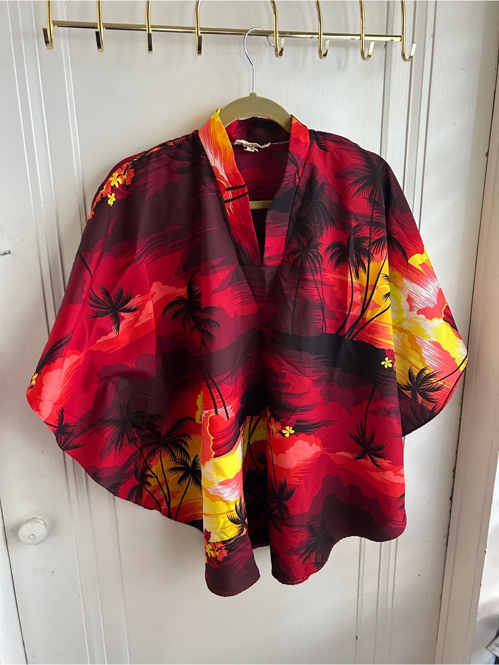 Vintage Helena's Red and Black Hawaiian caftan Top - Bold Print